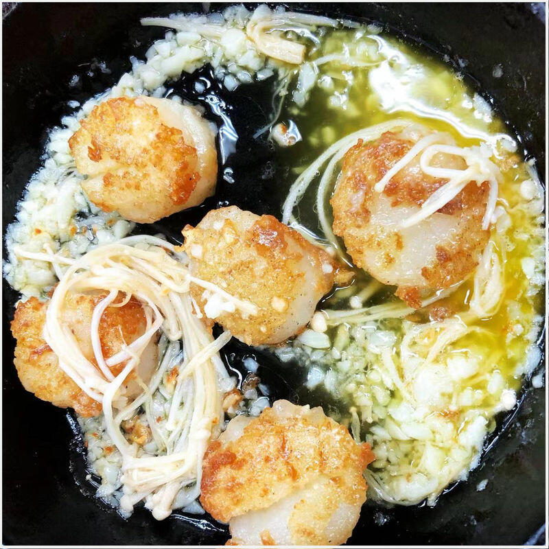 Baked Scallop w. Garlic Butter Sauce